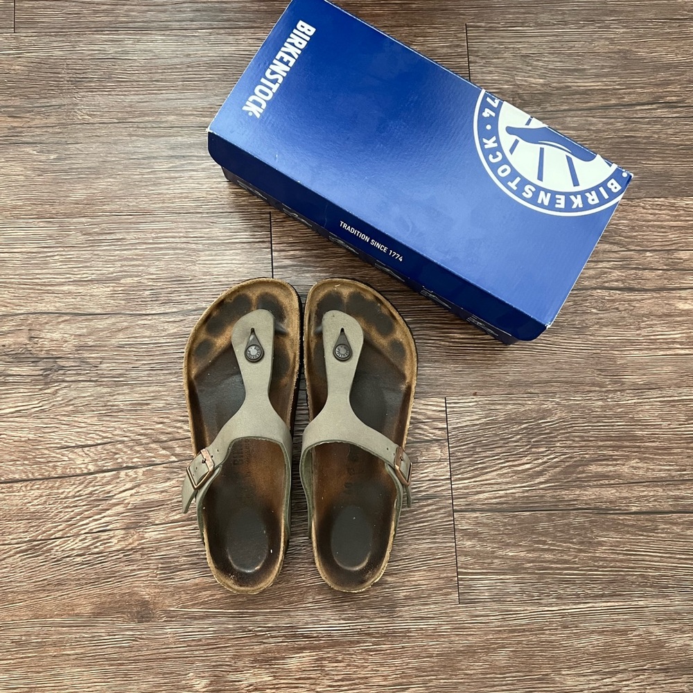 Birkenstock women’s Gizeh regular fit, size 40